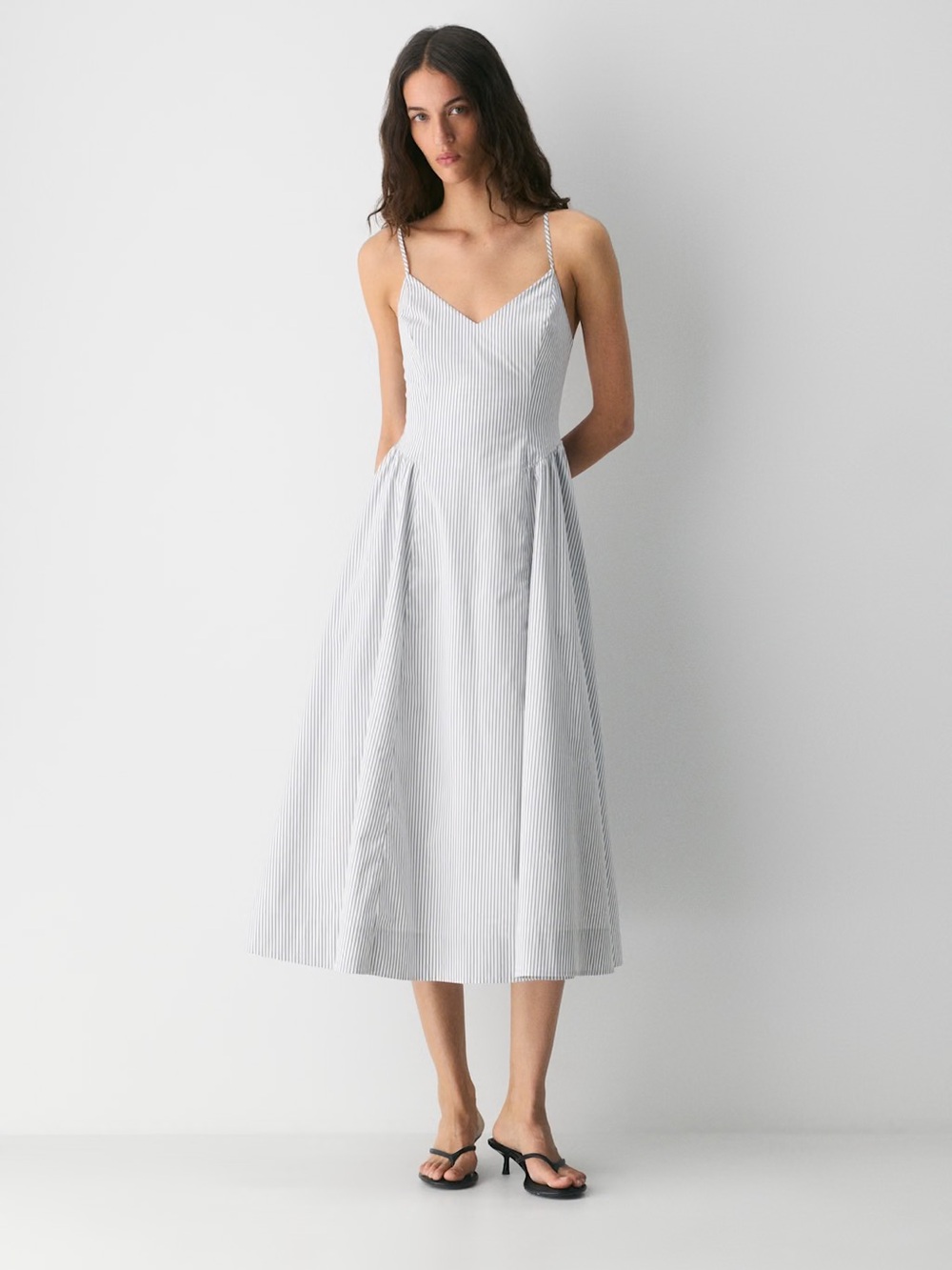 Aritzia Babaton Technique Poplin Cami Dress in Crmn Strp Wt/Vntg Nv 👗 • US 2